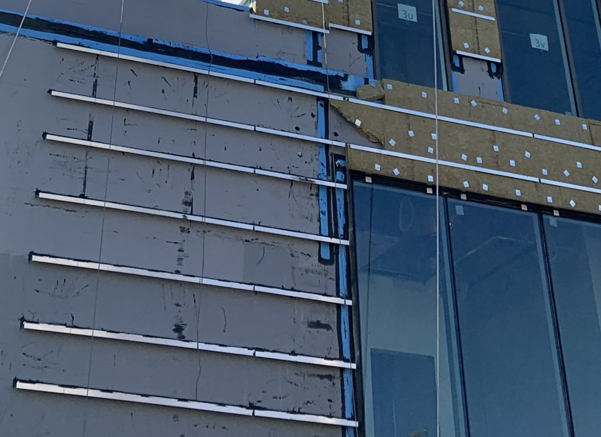 Zee Girts Breach Air Barrier Decreasing Water Airtightness